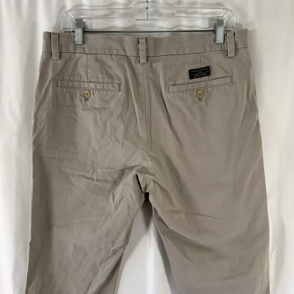 Banana Republic Aiden Chino Mens 32x34 Khaki Flat Front Slash Pocket 100% Cotton